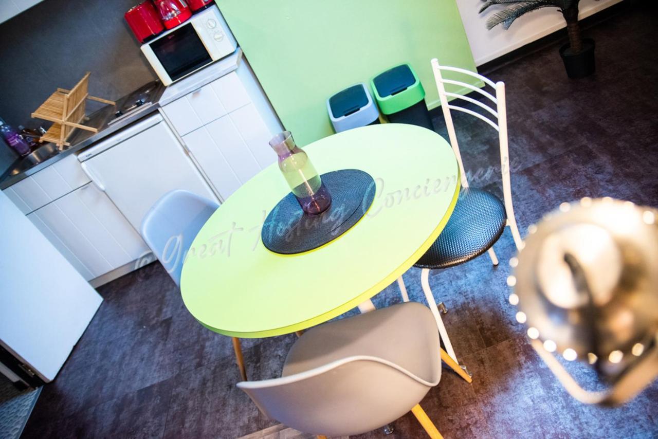 La Maison De Leon Apartments - Studio Dunkirk Bagian luar foto