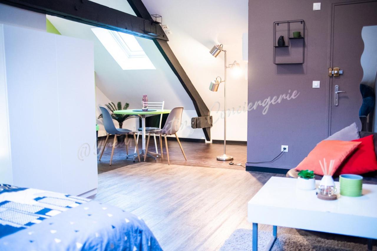 La Maison De Leon Apartments - Studio Dunkirk Bagian luar foto