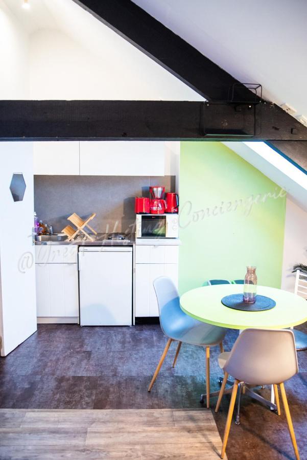 La Maison De Leon Apartments - Studio Dunkirk Bagian luar foto